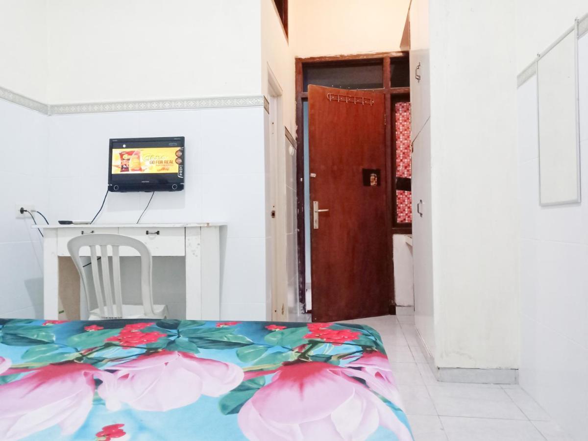 D'Kost Ketintang Hotel Surabaya Bagian luar foto